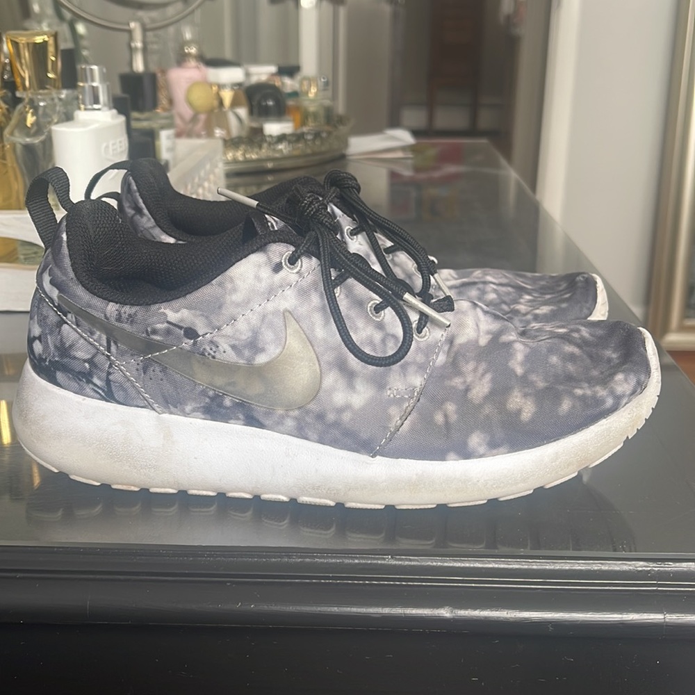Nike Roches - Picture 2 of 9